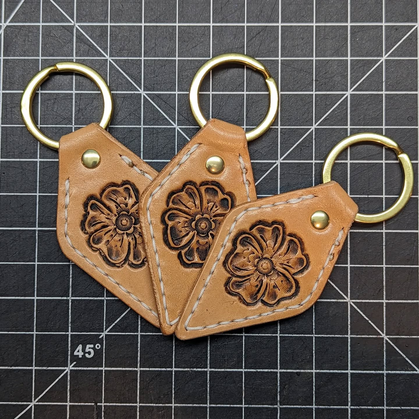 I had the privilege to make some gifts for my Uncle. He saw the keychain I made for my cousin, so he asked me to make a few more for other family…